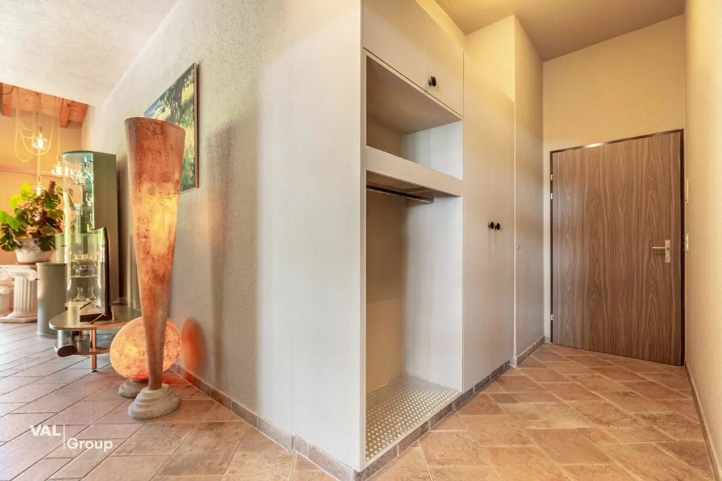 Vivere sopra i tetti di Brig con sole, vista ampia e molta privacy - Foto 8 di 13