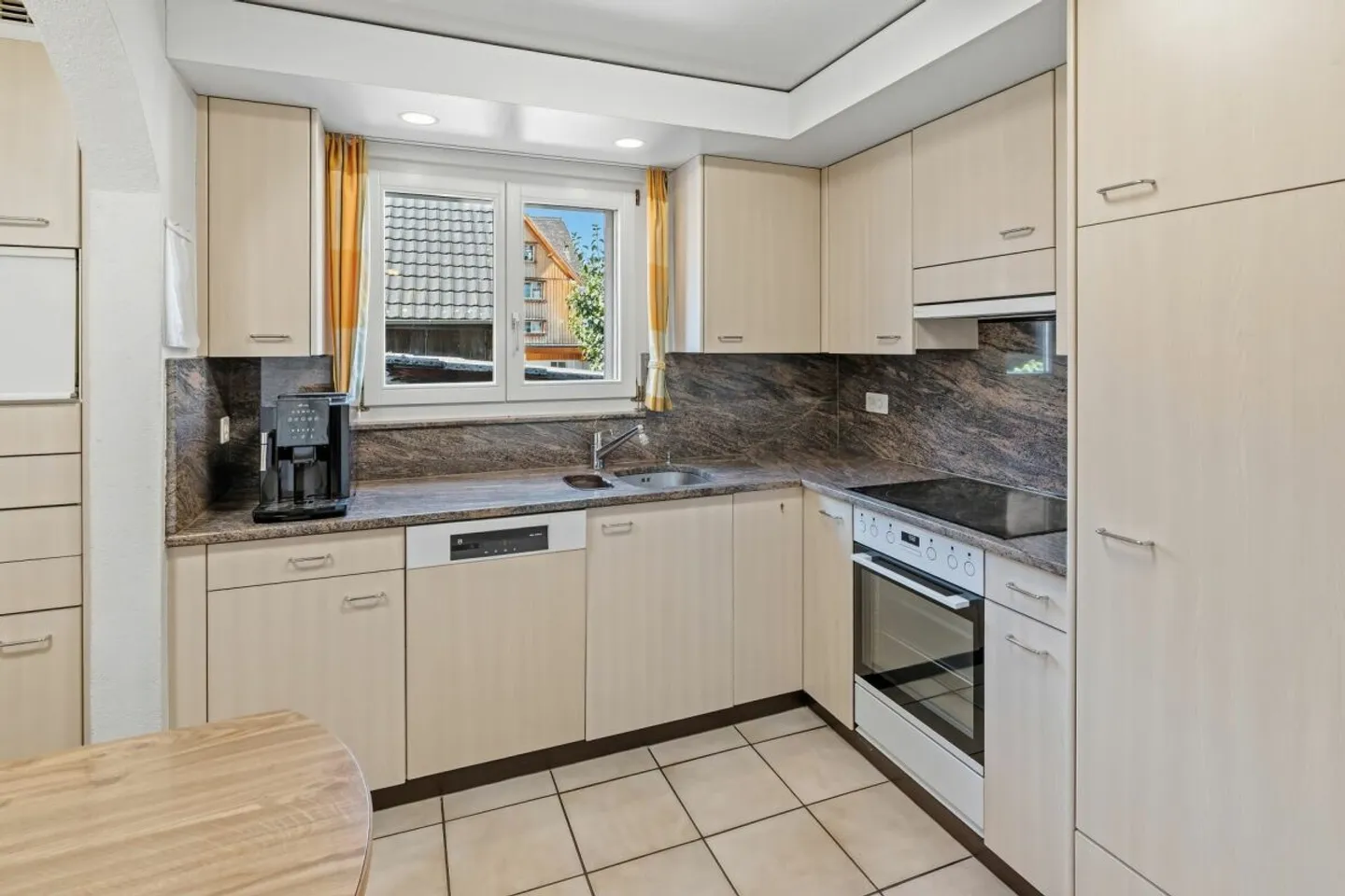 Grosszügiges Einfamilienhaus mit viel Potenzial an sonniger Lage in Rebstein - Foto 8 von 13
