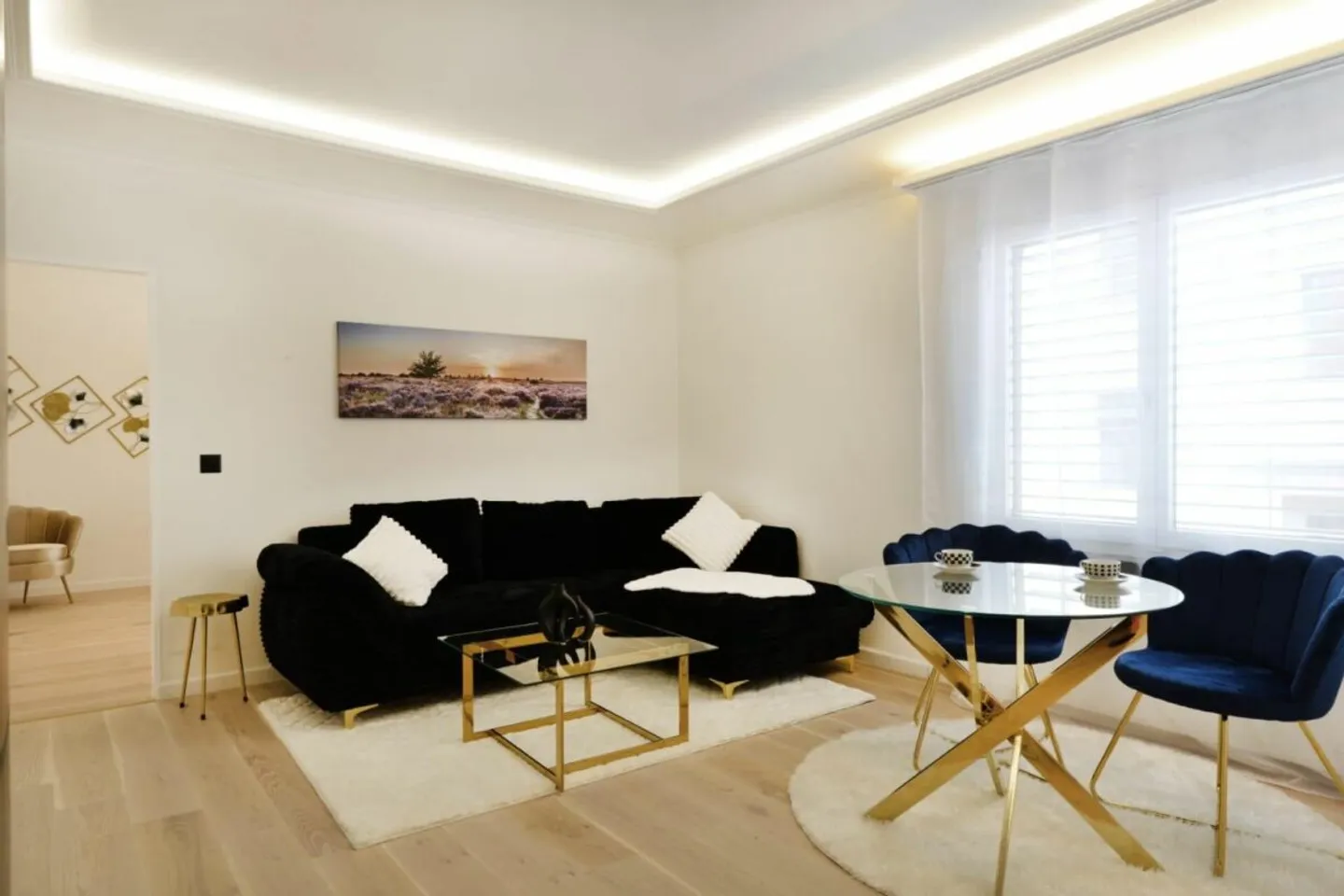 In the best location, furnished and including outdoor parking (limited from now until the end of August max.) - Photo 1 of 12