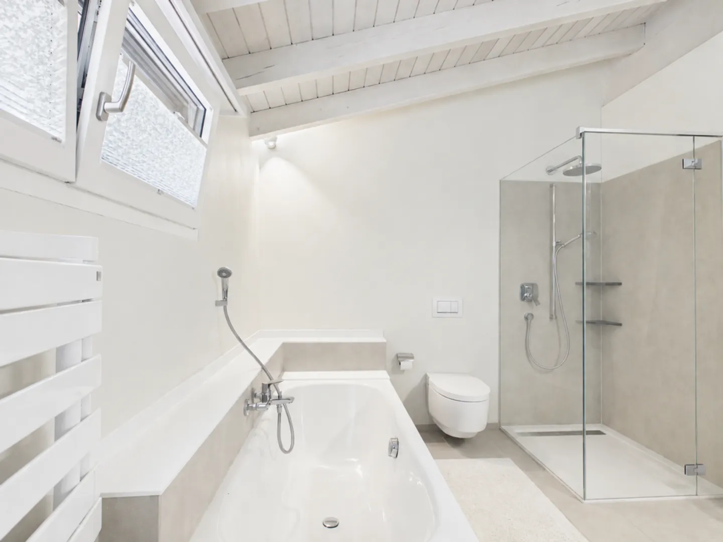 Due unità residenziali e un impressionante padiglione commerciale - Foto 10 di 11