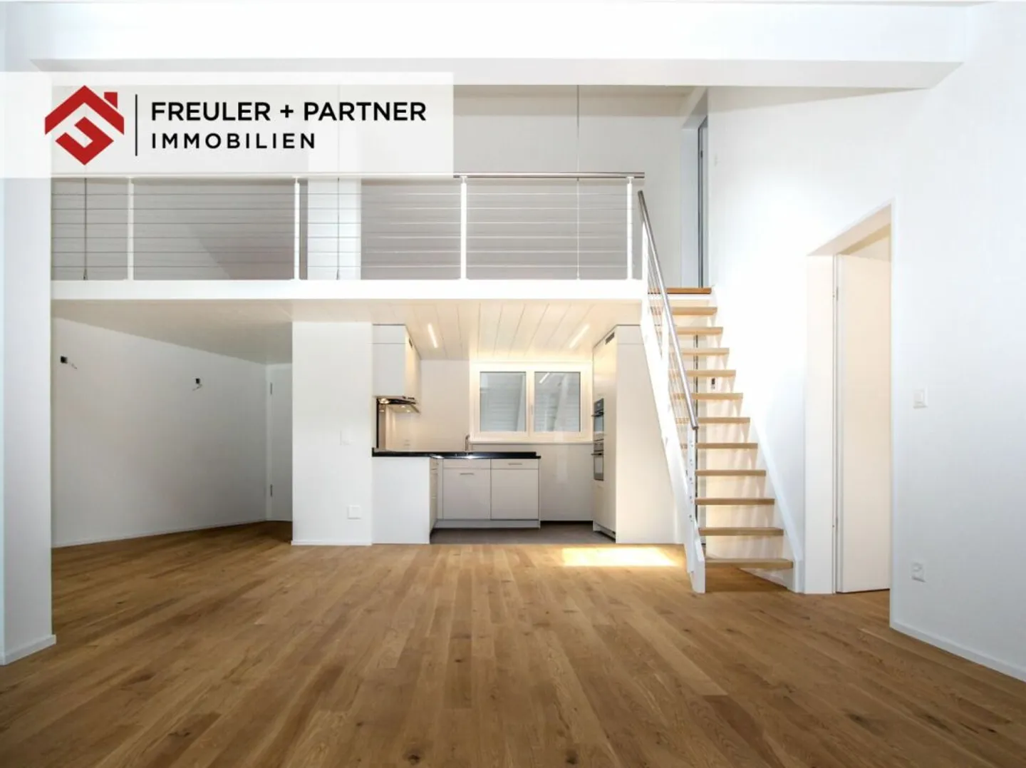 Penthouse sur deux niveaux - belle loggia - Photo 1 sur 13