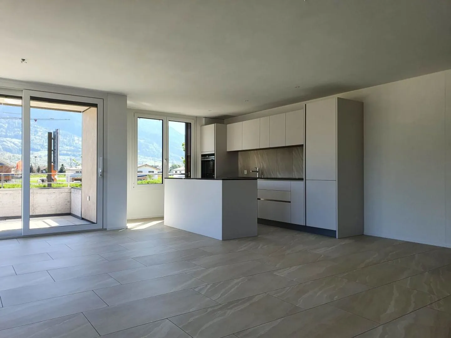 Appartamento luminoso e spazioso di 3,5 locali - Foto 2 di 11