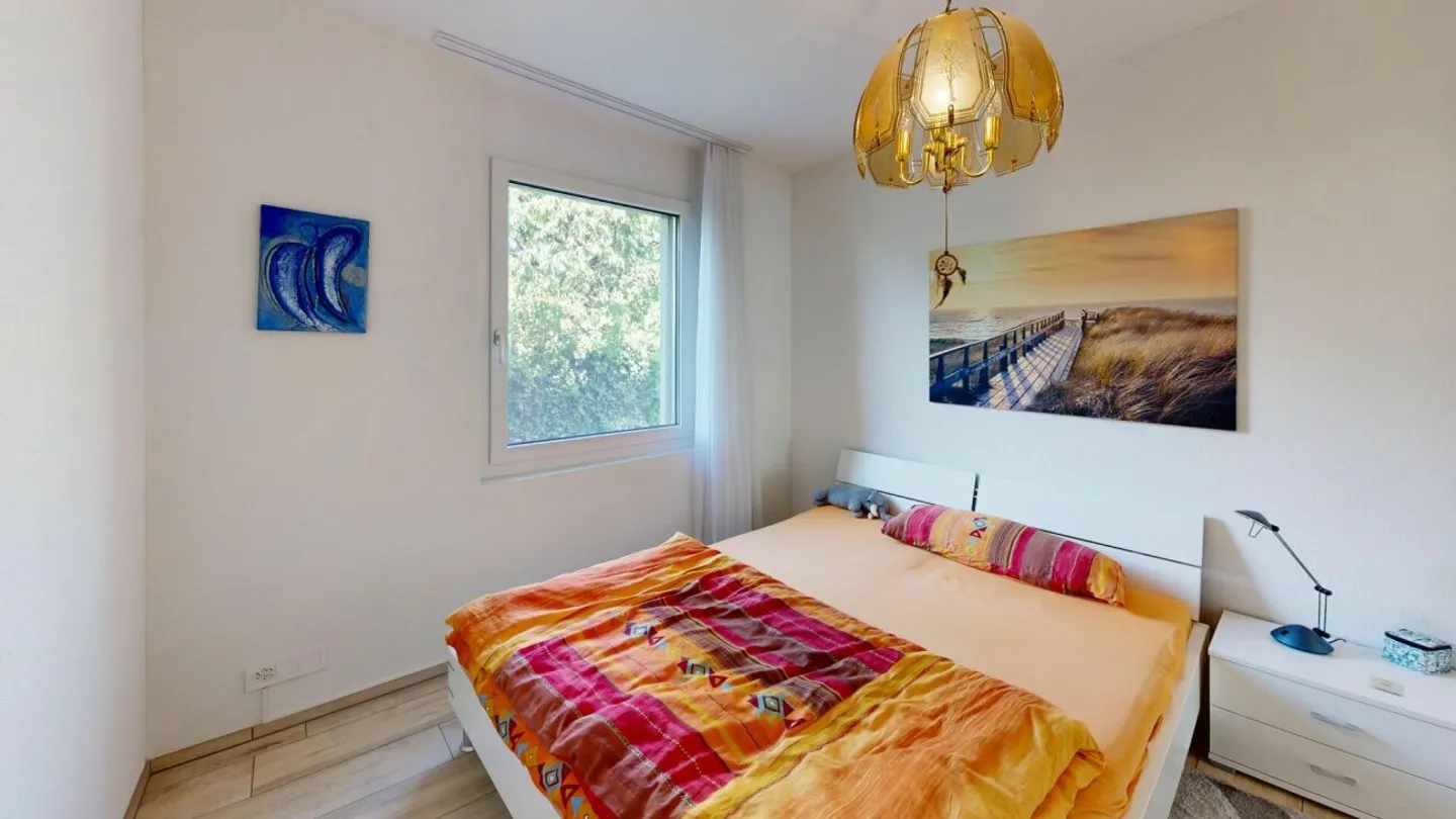 3.5-Room Garden Apartment with Exclusive 245 m² Garden and Covered Terrace - Photo 11 of 13