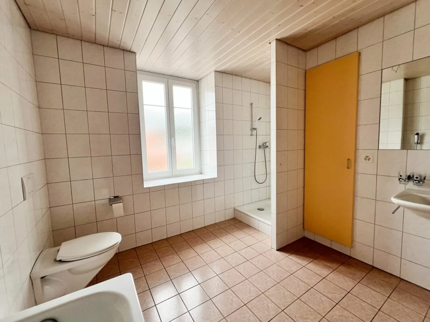 Bright 4.5-room apartment on the 2nd floor - Photo 9 of 12