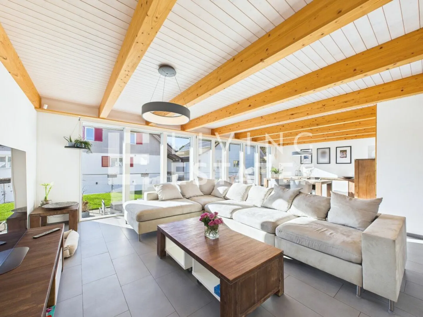 CASA DEL BENESSERE CON SPAZIO PER IL TUO PARCO AUTO - INDIPENDENTE. SOSTENIBILE. MODERNA. - Foto 5 di 13