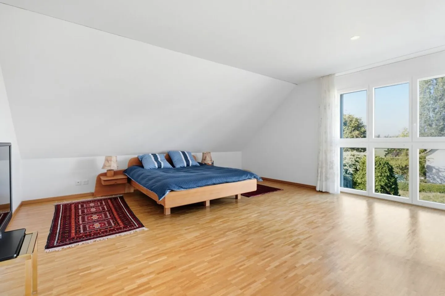 Well-maintained 5.5 room single-family house with dream garden in Rünenberg - Photo 8 of 13