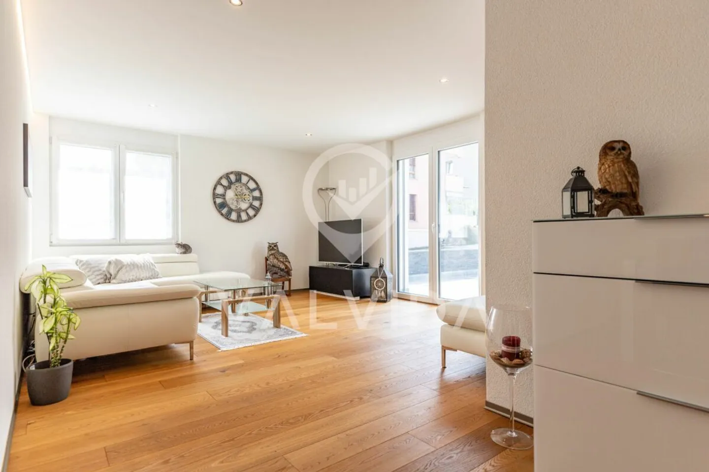 Moderne 5.5-Zimmerwohnung mit grosser Terrasse in Susten - Foto 8 von 13