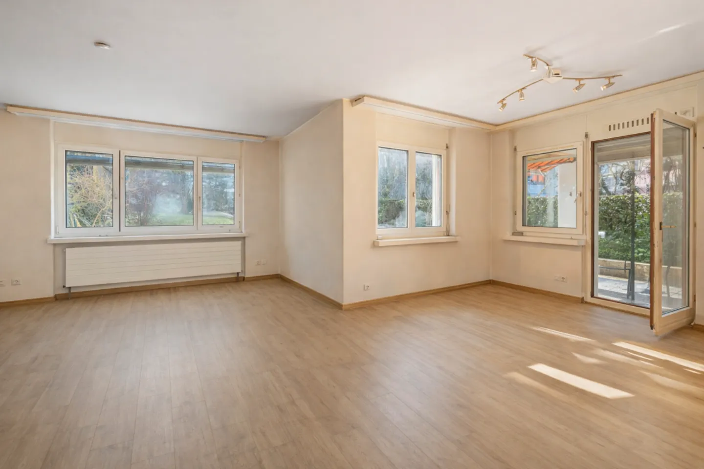 Charming Garden Apartment - Photo 2 of 6