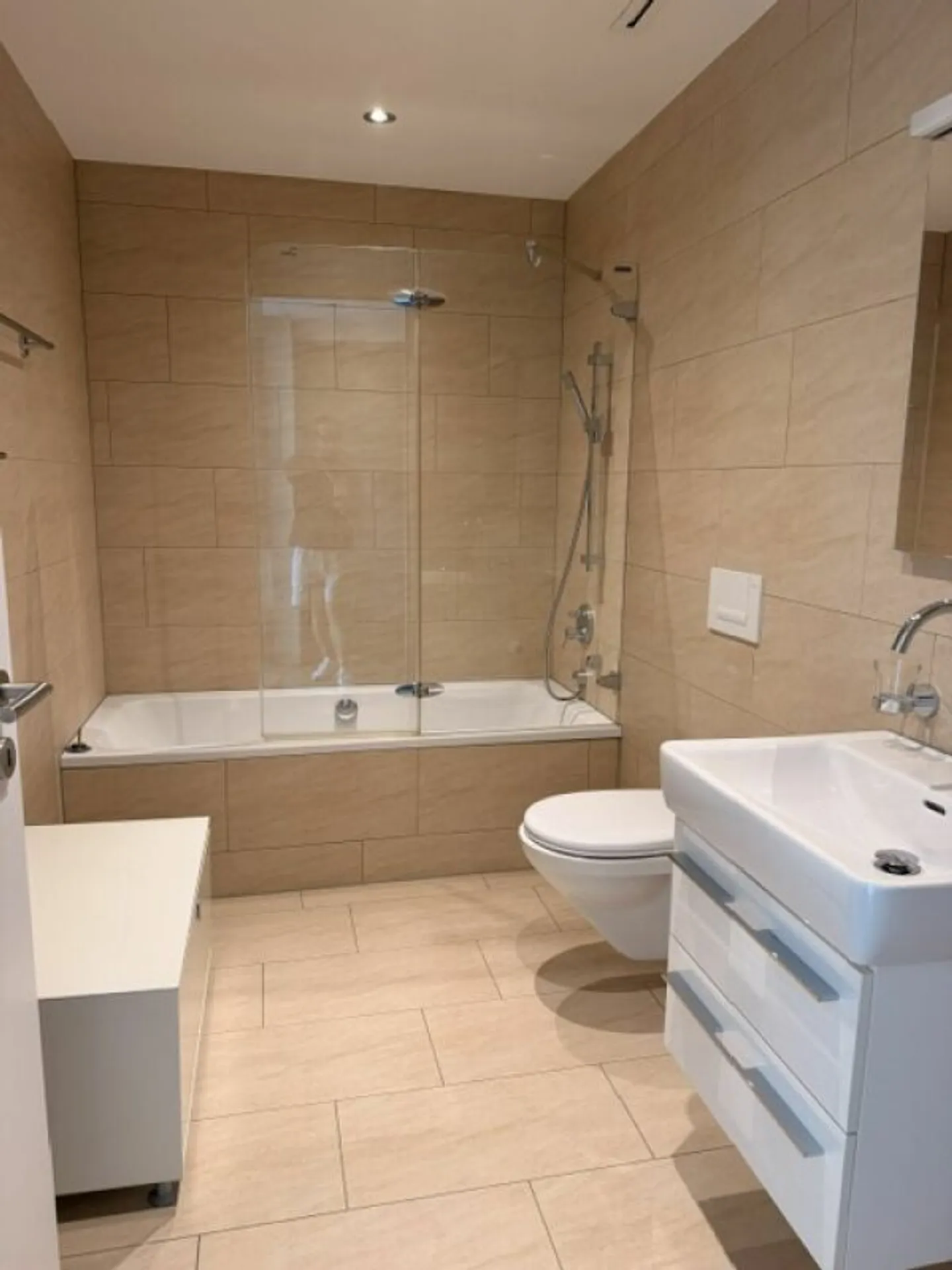 Moderne 3½-Zimmer-Wohnung mit Option auf 4½ Zimmer und schöner Aussicht über Luzern - Photo 5 sur 7