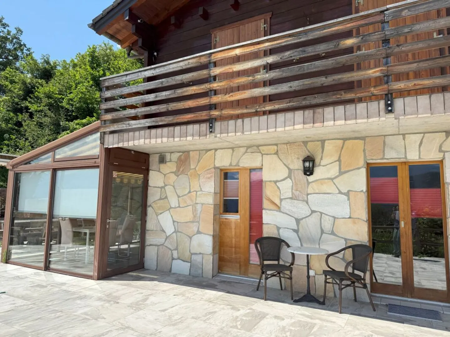 jolie chalet avec le charme de la région - Photo 3 of 13