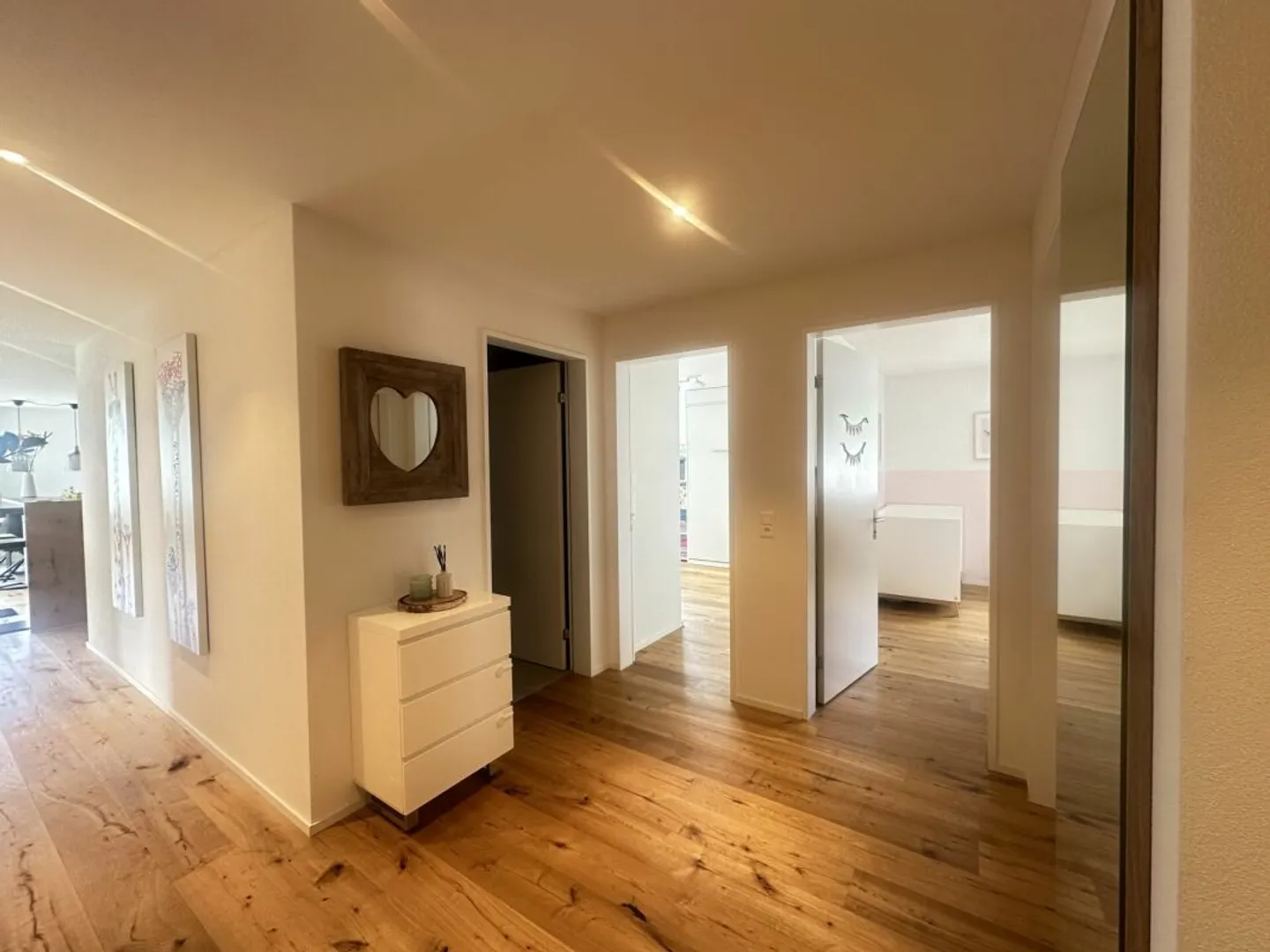 Modernes Apartment mit Bergblick - Foto 3 von 13