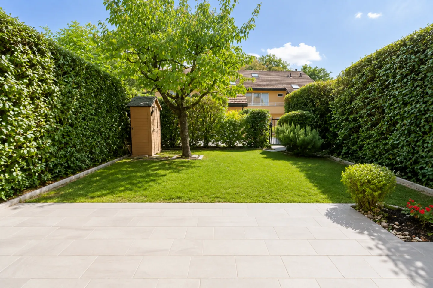 En Exclusivité - Villa familiale de 8 pièces dans un cadre résidentiel privilégié - Photo 2 of 12