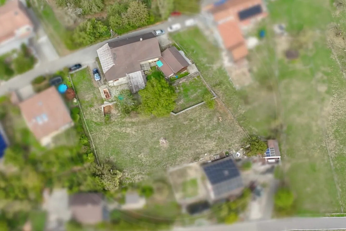 Casa bifamiliare con stalla e terreni agricoli a Wettingen - Foto 12 di 13