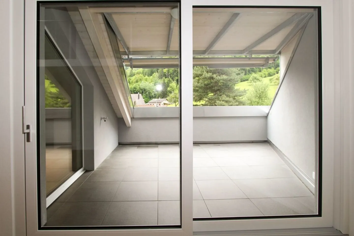 Penthouse sur deux niveaux - belle loggia - Photo 6 sur 13