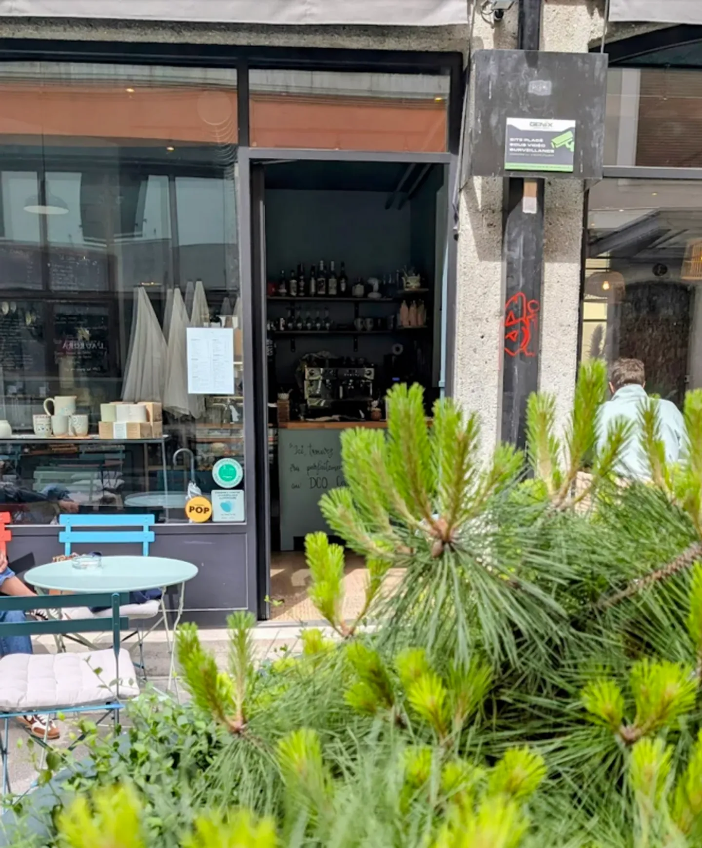 Unique Café Concept in Eaux Vives - Photo 11 of 13