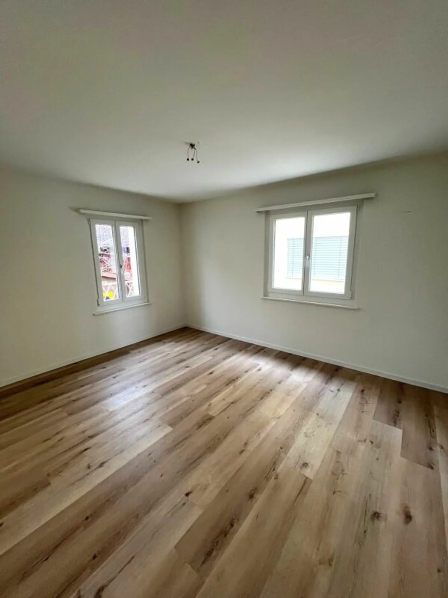 Moderno appartamento di 4,5 stanze vicino al centro - Foto 4 di 12