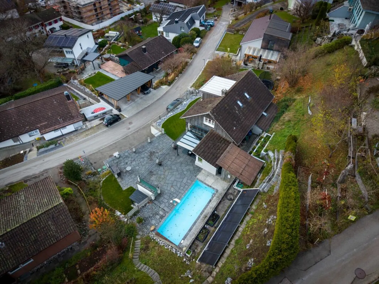 Complètement rénové, avec piscine et vue imprenable ! - Photo 5 sur 13