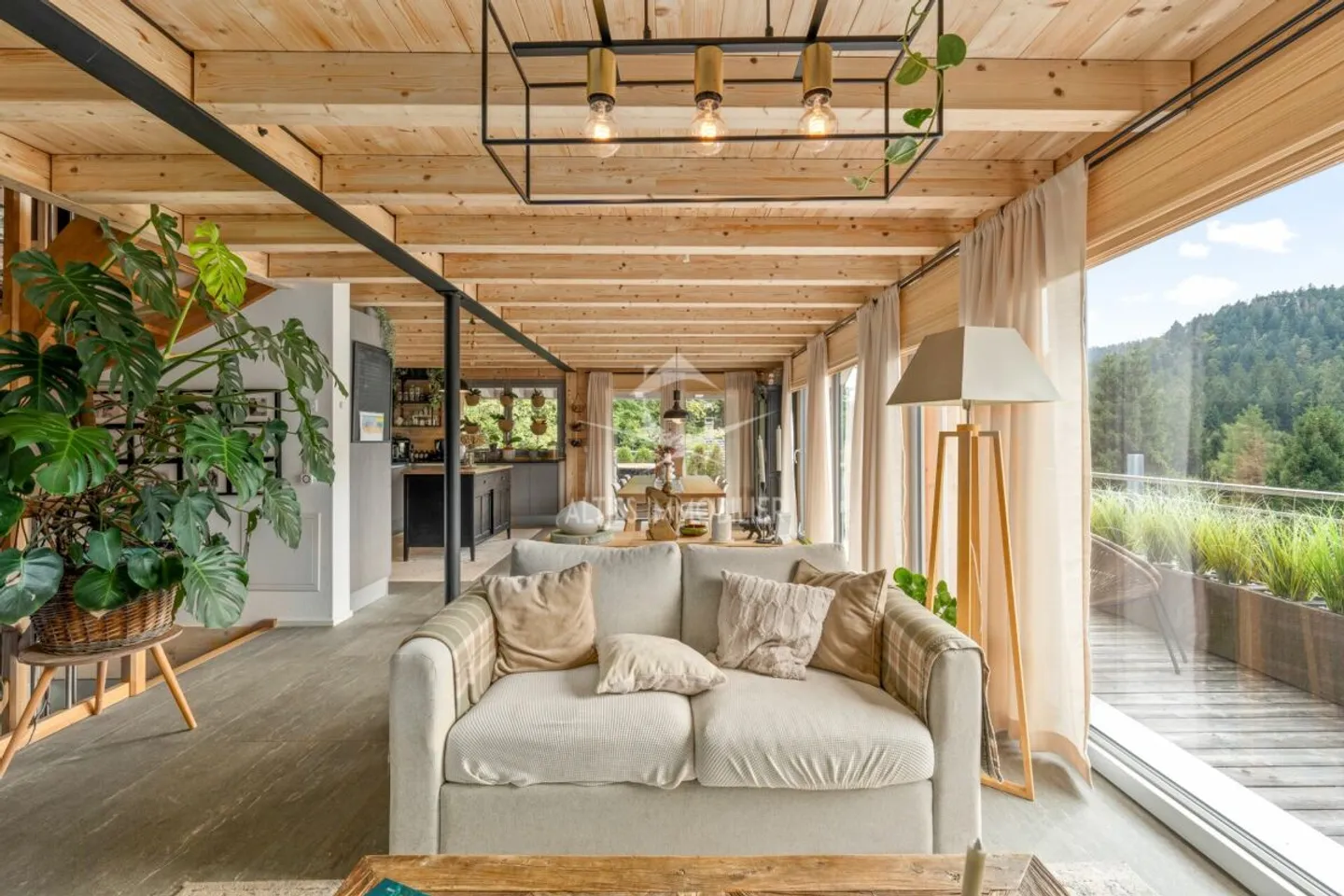 New Chalet - Photo 5 of 13