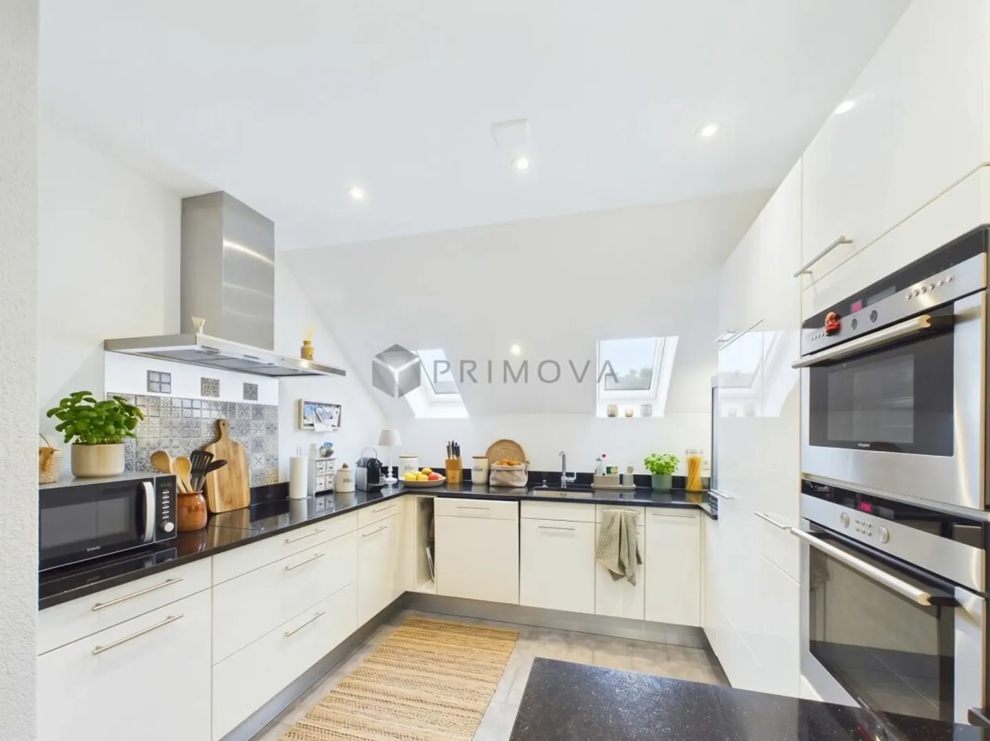 This inviting and well-located condominium could be yours tomorrow! - Photo 3 of 13
