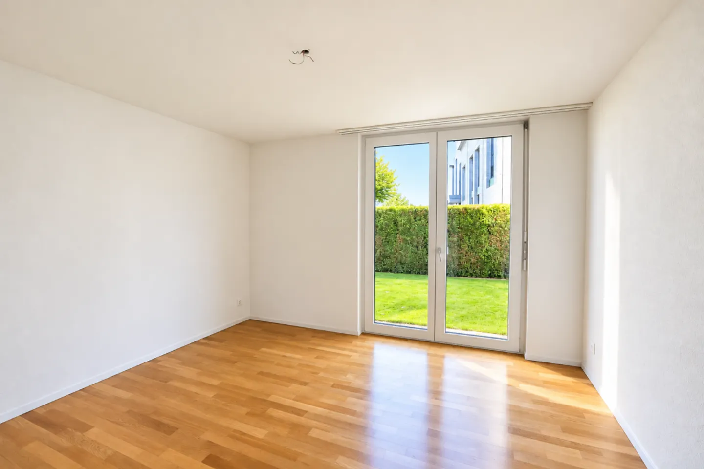 Helle 3.5-Zimmer-Wohnung im Erdgeschoss mit Gartensitzplatz! - Photo 6 of 13