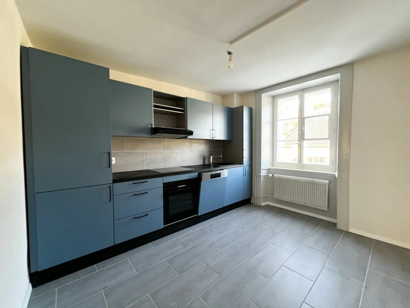 Charming 2-room apartment - Photo 2 of 5