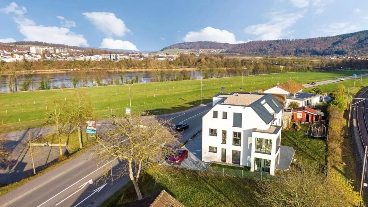4.5-room apartment in the border town of Laufenburg (optional with 2-room apartment in the basement) - Photo 2 of 12