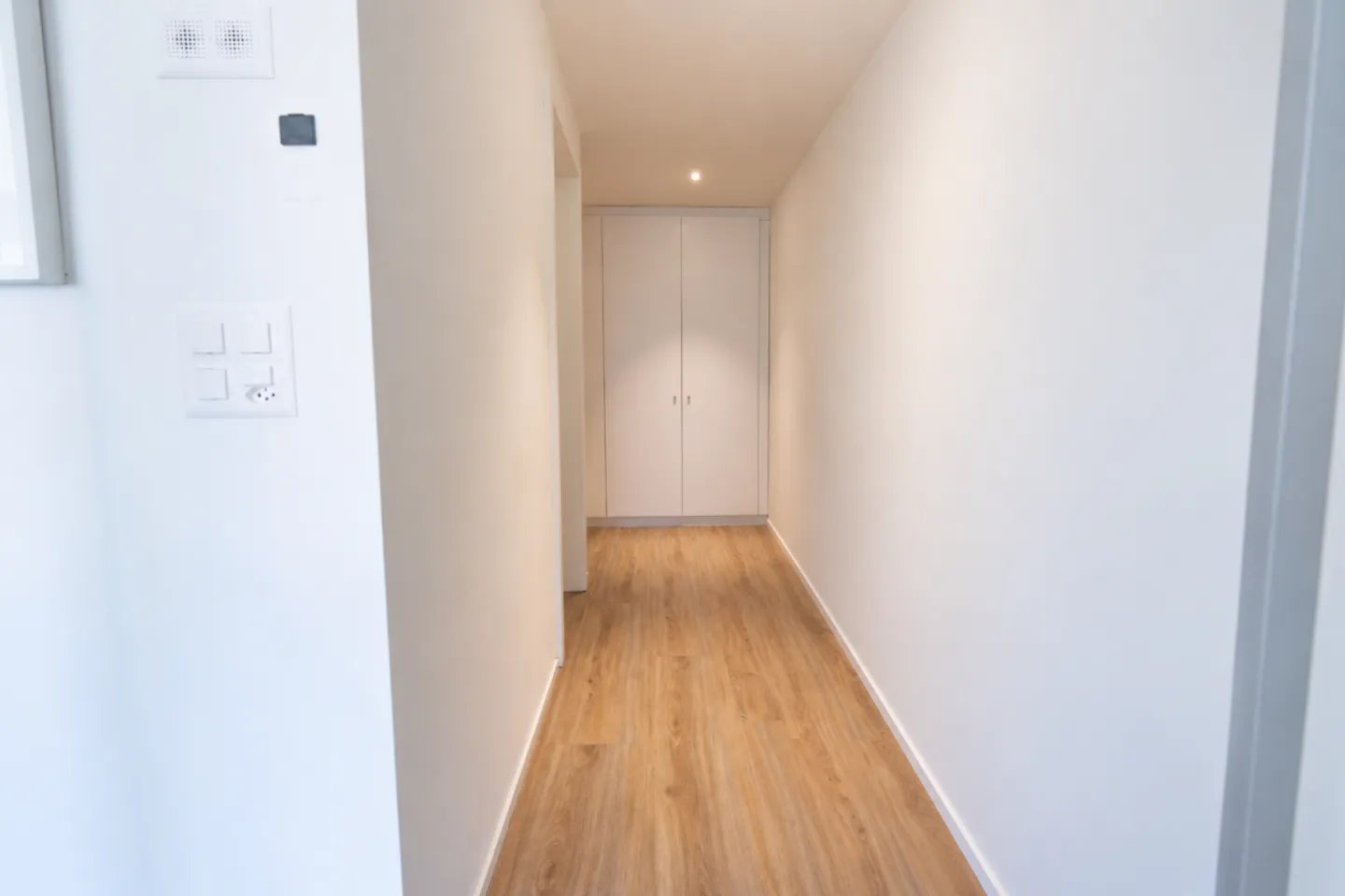 Moderne 2.5-Zimmerwohnung in Glis - Foto 6 di 13