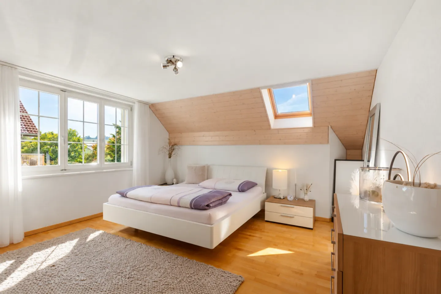 A Home to Feel Good - Well-Maintained House with Garden in a Quiet Location - Photo 8 of 13