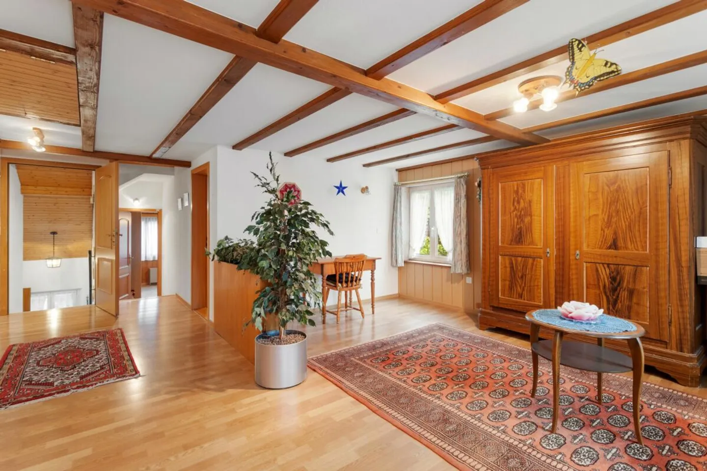 Une maison avec cœur, histoire et possibilités - Photo 8 sur 13