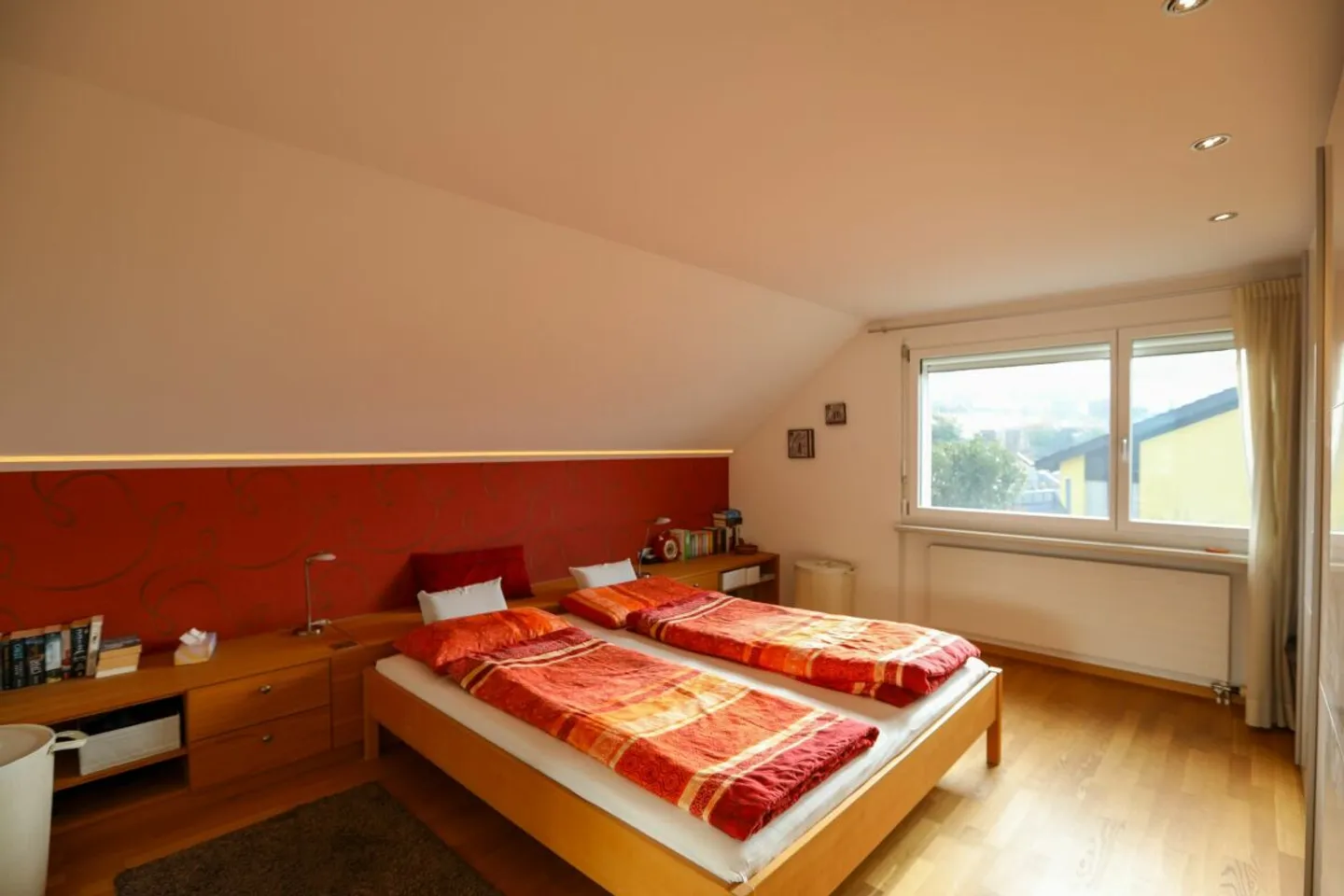 Family-friendly semi-detached house with space and garden - Photo 5 of 11