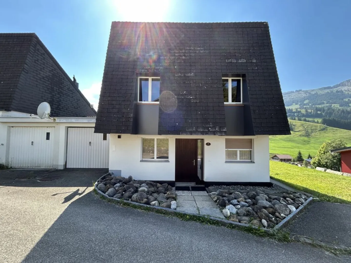 Maison Charmante avec Vue sur le Jardin - Photo 1 sur 11