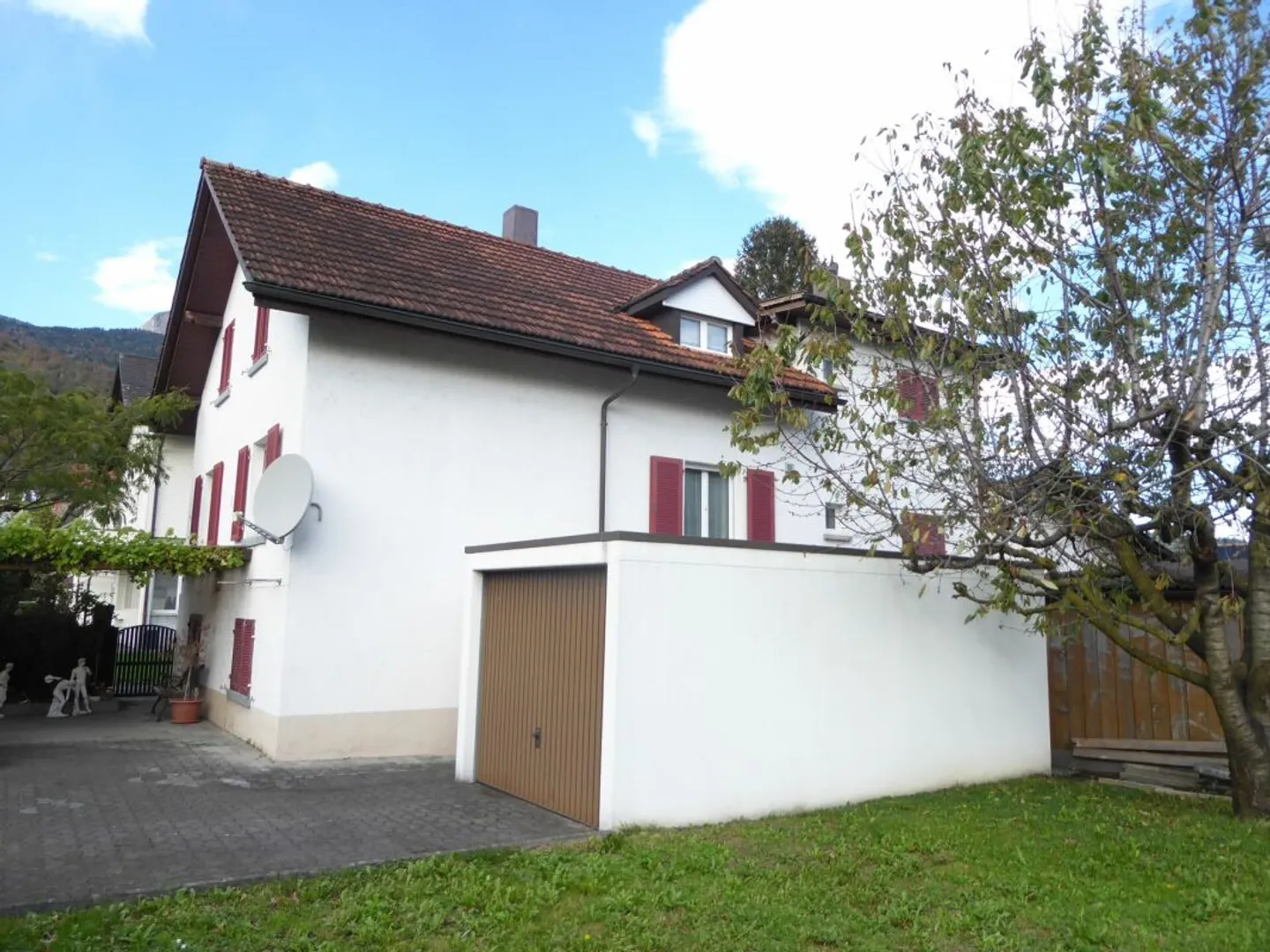 Detached 7 1/2-room single-family house with land reserve - Photo 5 of 13