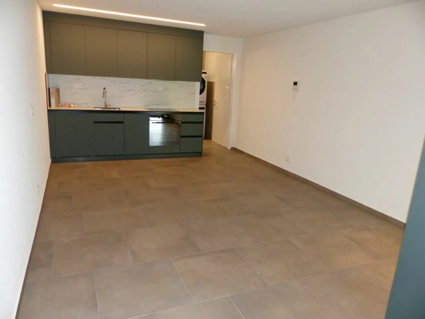 1 Room Hobby Office Space with Kitchen and Bathroom - Photo 2 of 6