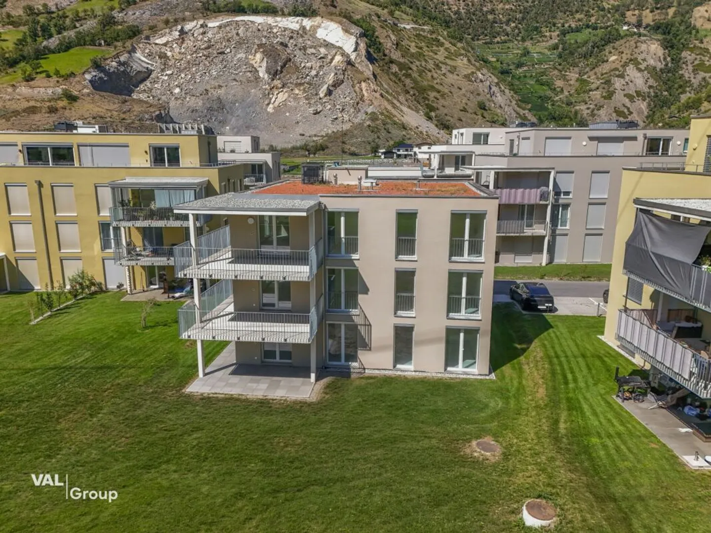 Propriété de rendement avec substance et avenir - Maison F, Développement «Bietschi», Raron - Photo 2 sur 11