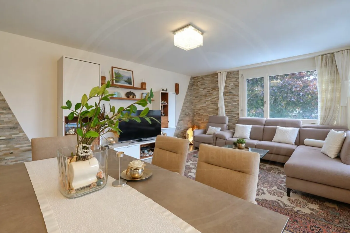 Renovated Family Apartment - Photo 2 of 13