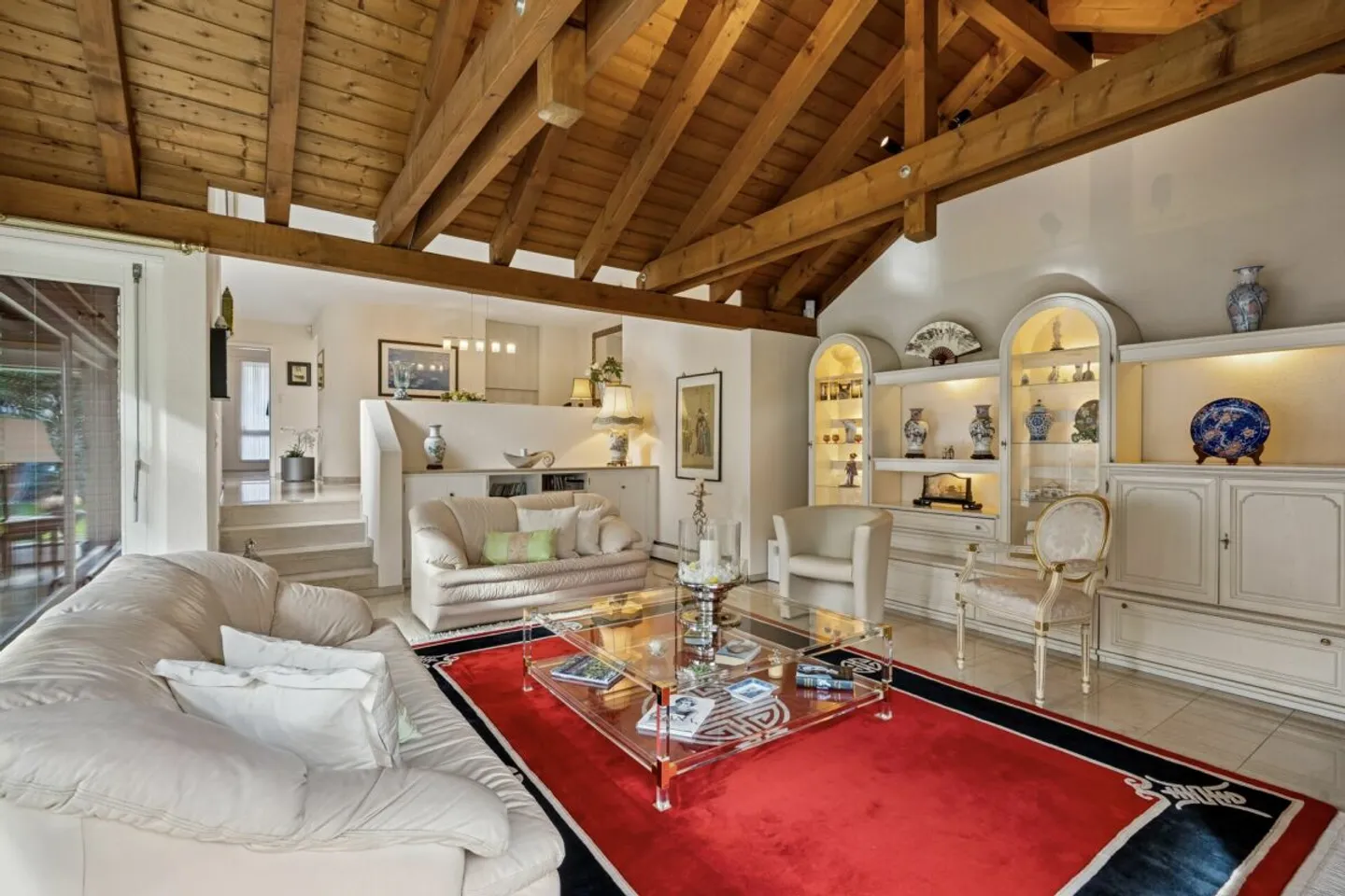 Spacious 7-Room House with Potential in Rüschlikon ZH - Photo 9 of 13