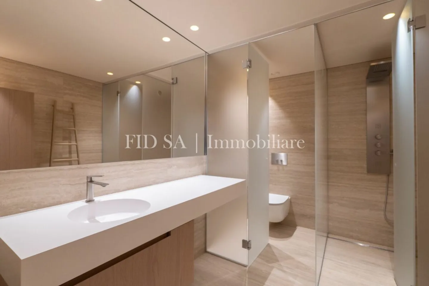 ASCONA - Hochwertig renovierte Wohnung mit grosser Südterrasse - Photo 10 of 13