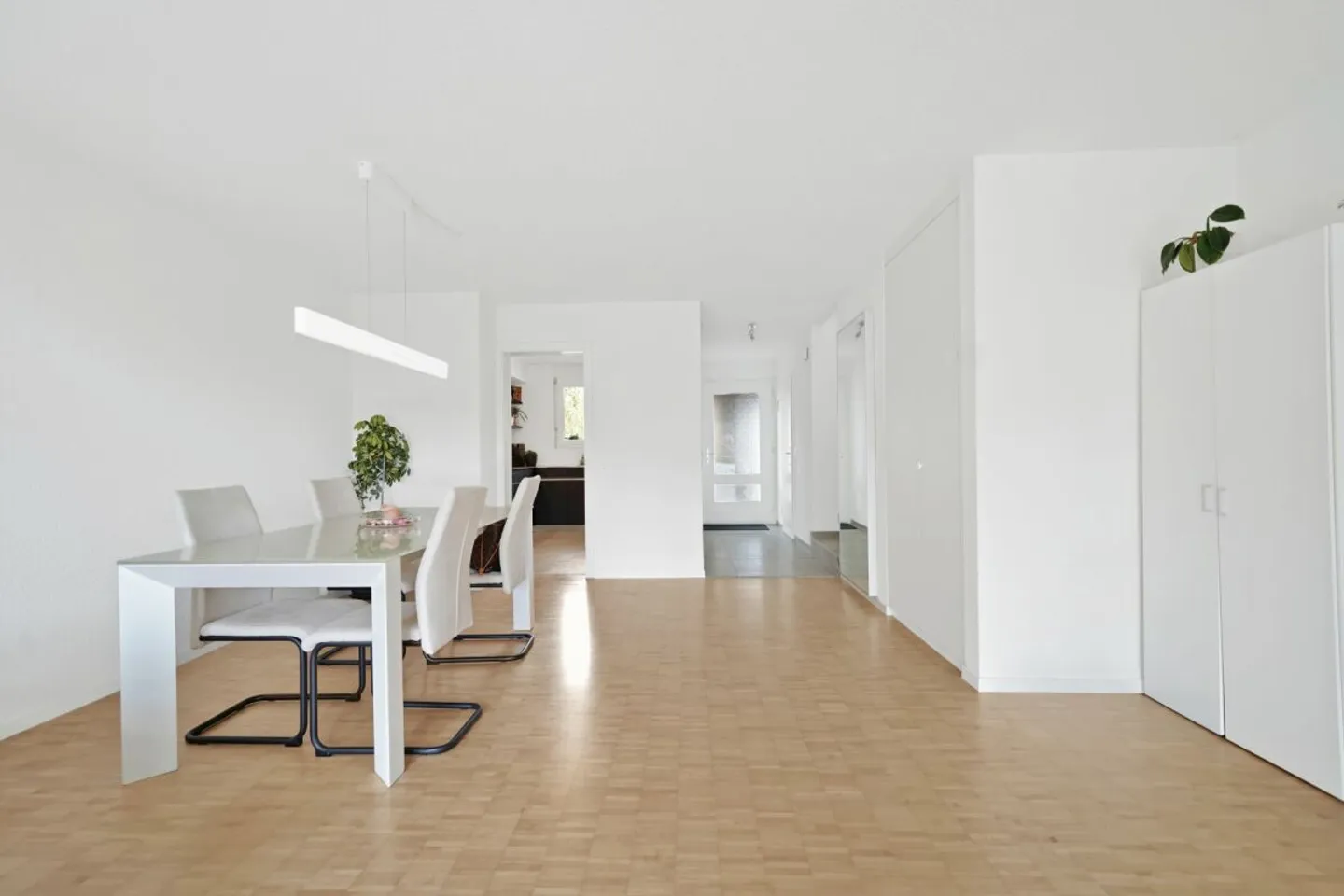 A Home to Fall in Love With - Modern 3.5-Room Attic Apartment with Charm - Photo 5 of 13