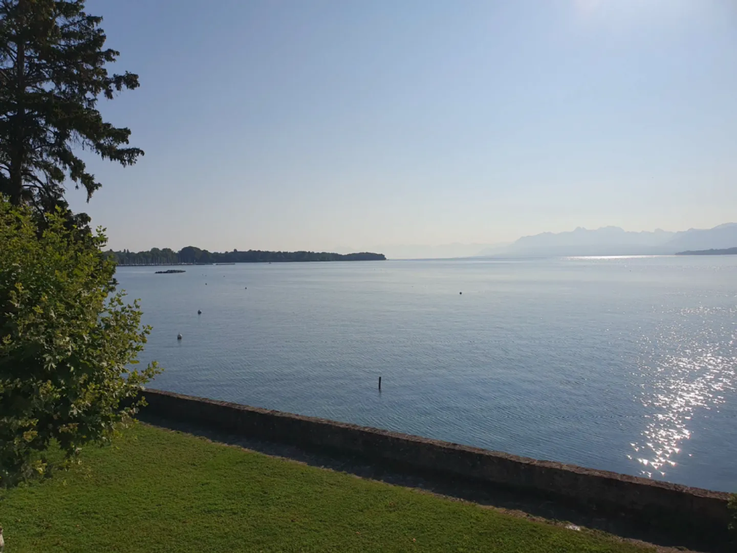 Piedi nell'acqua a Nyon - Foto 4 di 13
