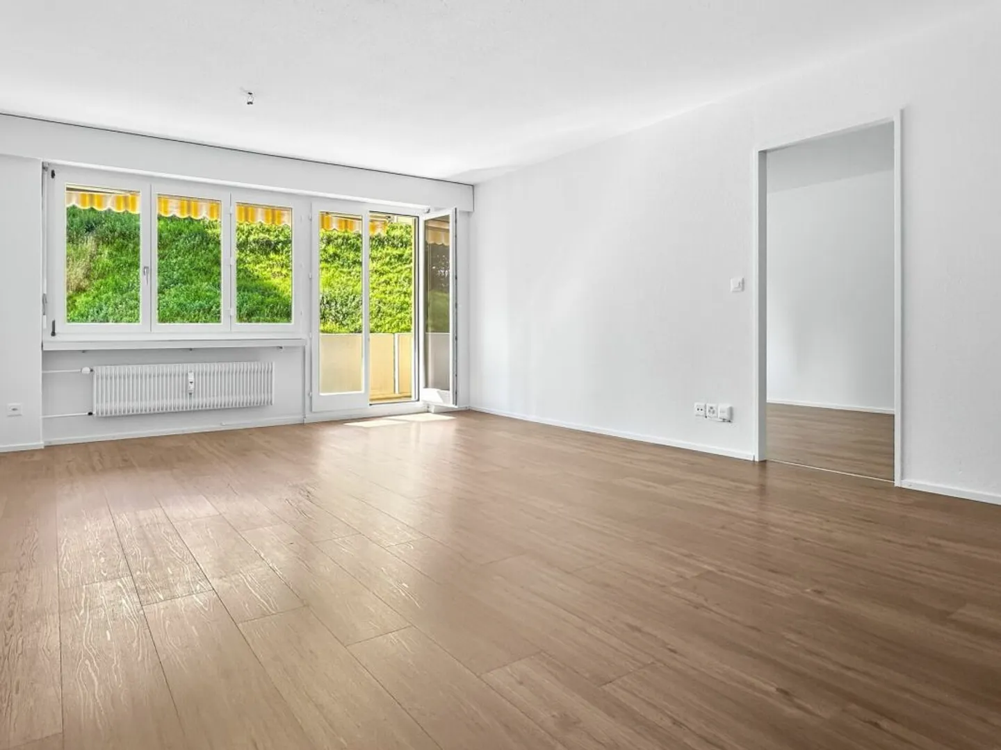 Luminoso appartamento di 2½ locali con balcone a Flawil - Foto 4 di 10