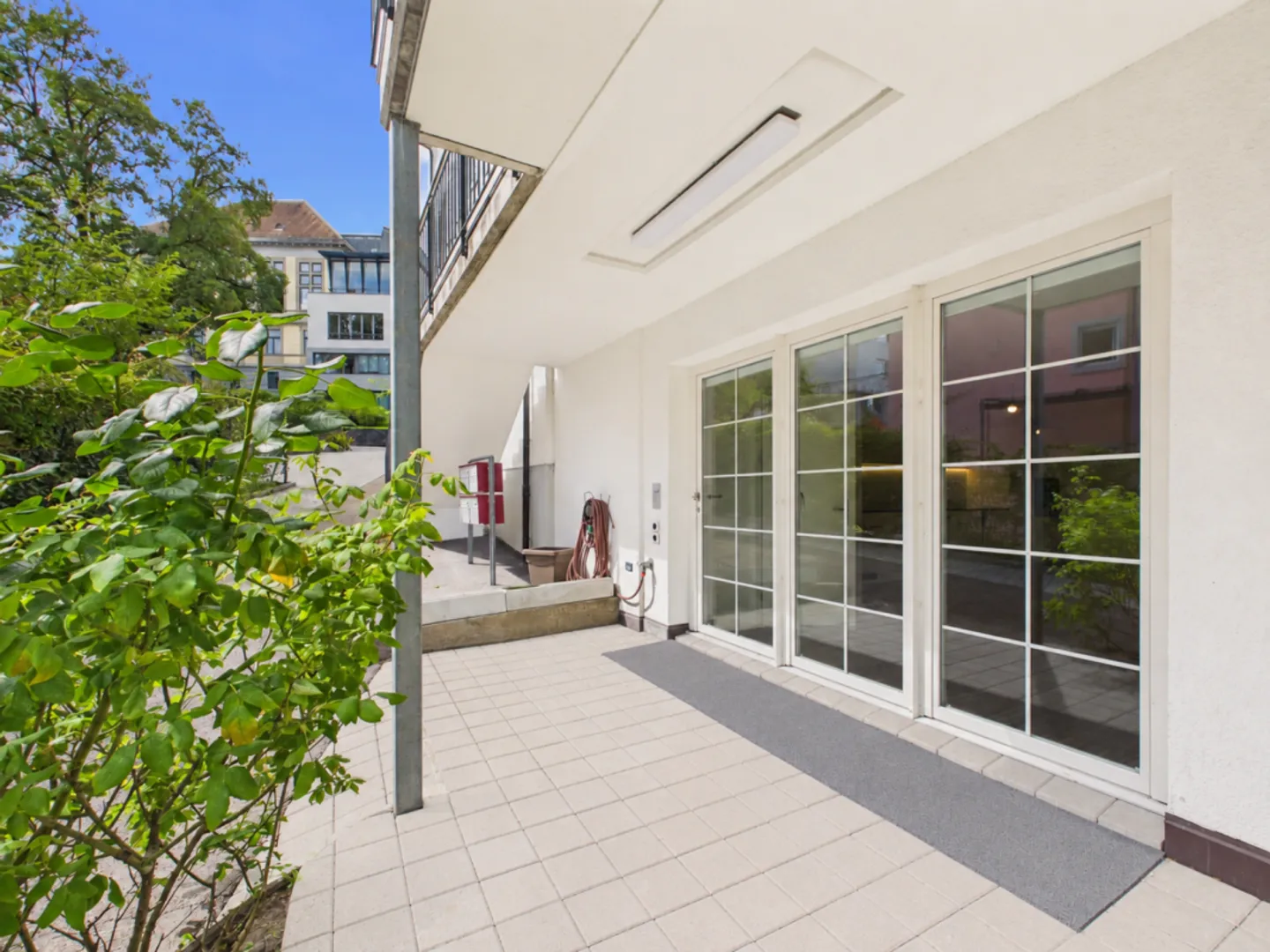 Vaste logement avec caractère de loft et terrasse à Thalwil - Photo 2 sur 13