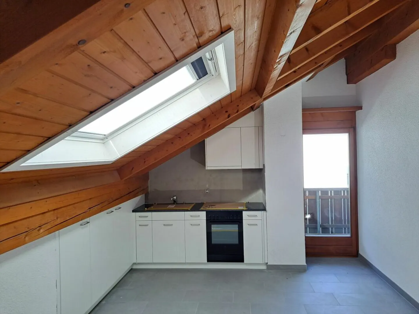 Appartamento mansardato di 2,5 locali appena ristrutturato a Rüthi SG - Foto 1 di 6