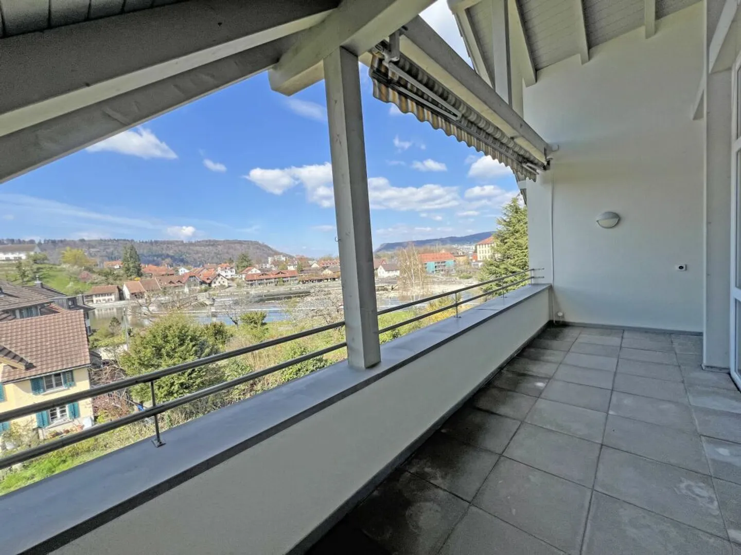 Family Apartment with Reuss View - Photo 6 of 11