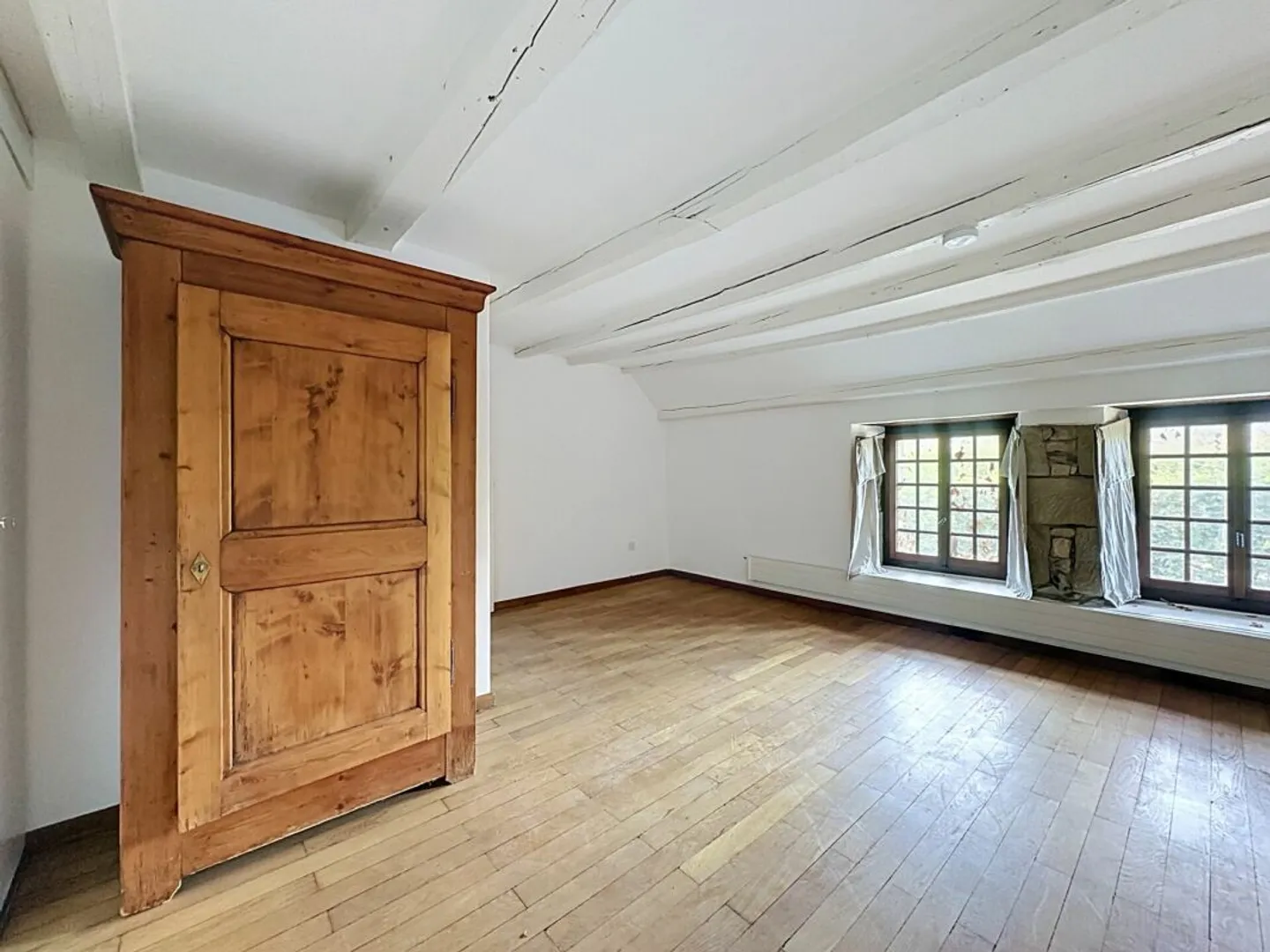 UNUSUAL PROPERTY ON MORE THAN 6,000 M2 UNDER RENOVATION, NOT SUBJECT TO THE LDFR - Photo 9 of 13