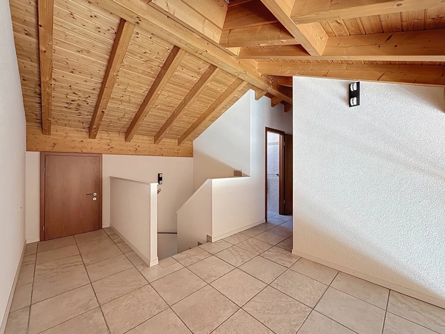 Wunderschöne Penthouse-Wohnung nach Süden mit großer Terrasse in Evionnaz - Foto 10 von 12