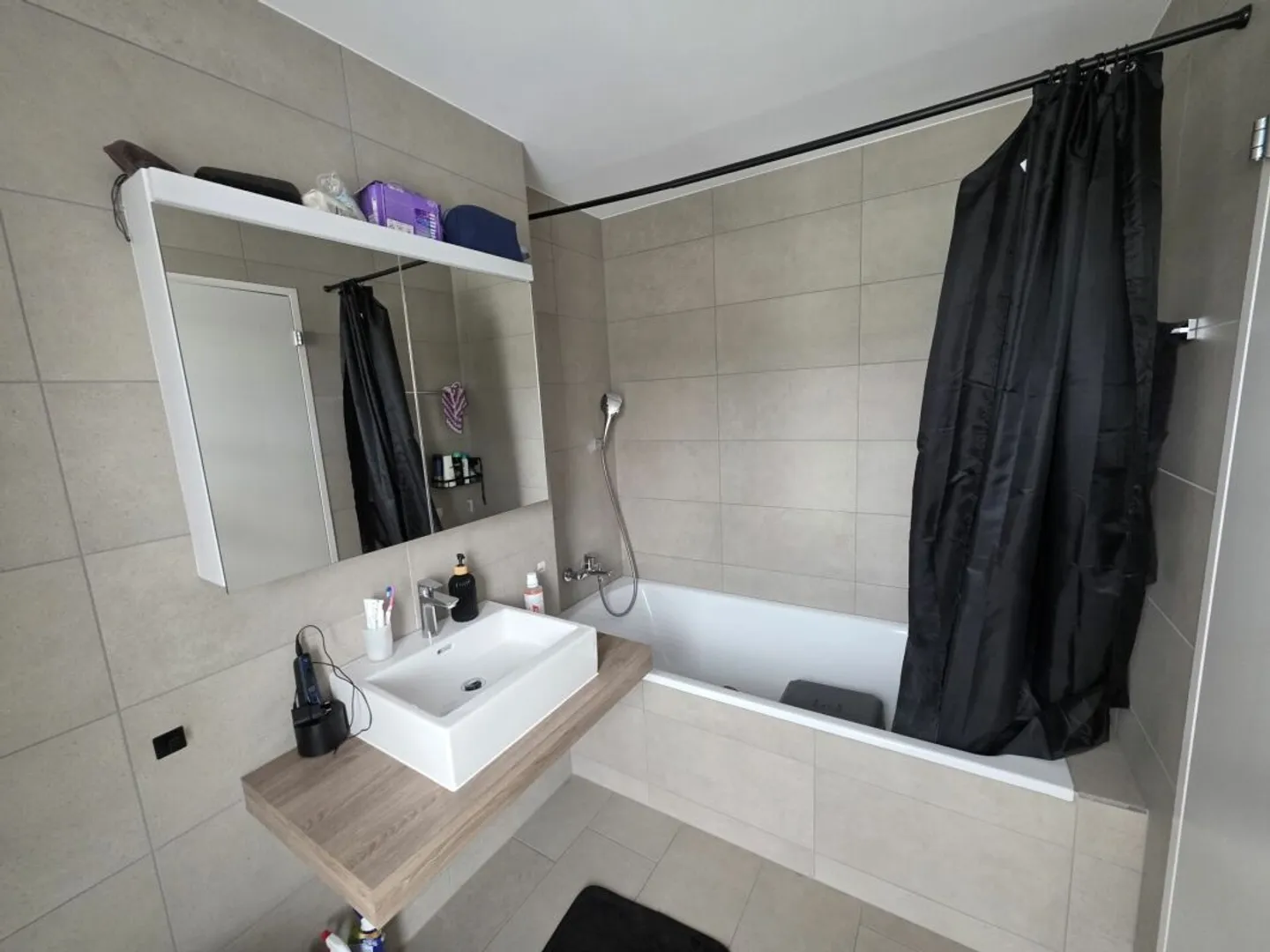 Appartamento moderno e luminoso di 4,5 stanze cerca nuovo inquilino - Foto 5 di 8