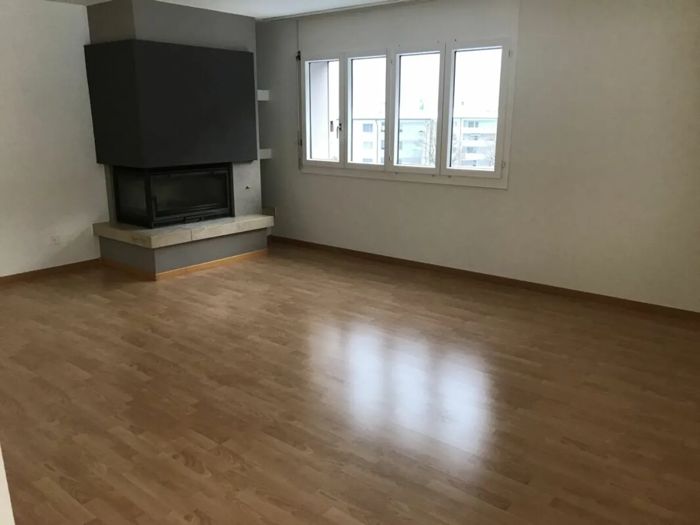 Belle appartement de 4,5 pièces avec grand balcon - Photo 4 sur 6