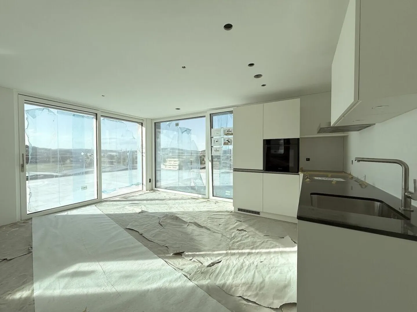 Appartement studio penthouse exclusif avec terrasse de 93 m² et vue panoramique - Photo 4 sur 10