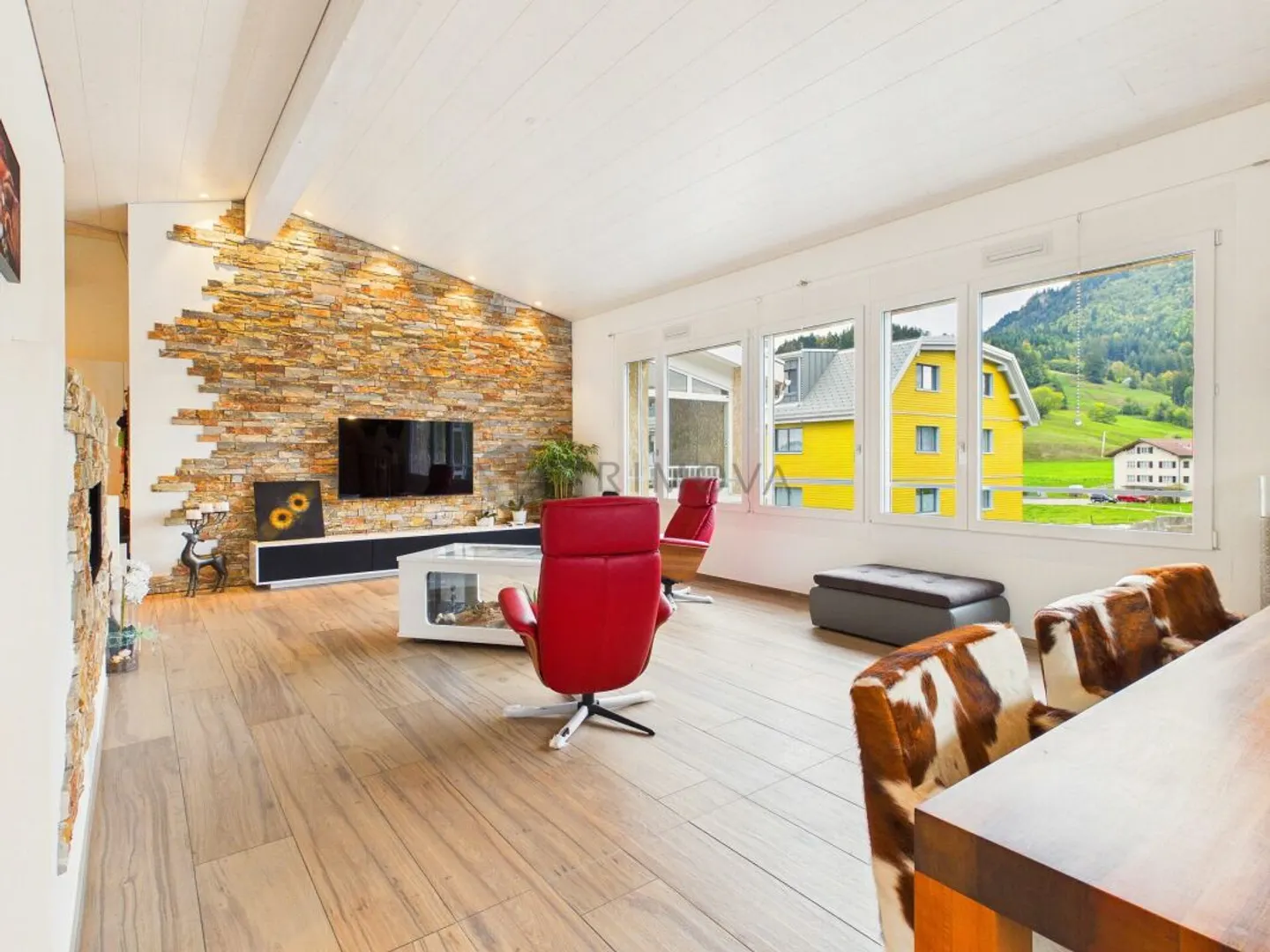 Elegante 4.5 Zimmer Luxuswohnung - Foto 3 von 13