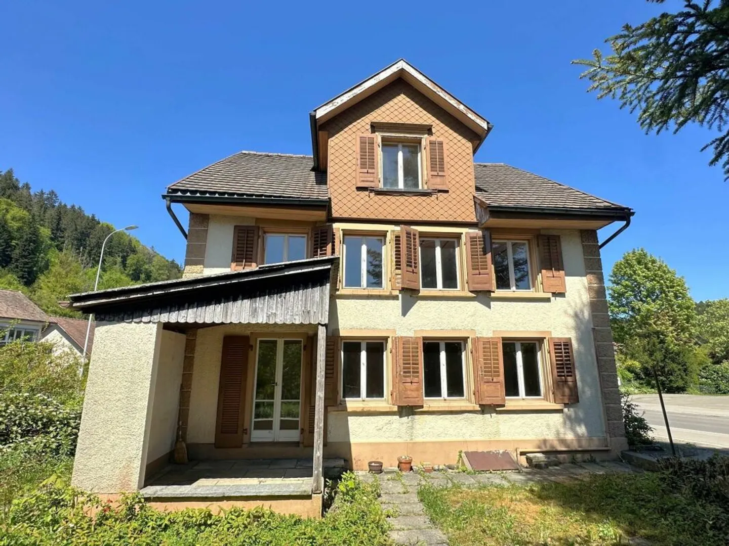 Historisches 6-Zimmer-Einfamilienhaus mit Ausbaupotenzial in Oberwangen - Photo 2 of 13
